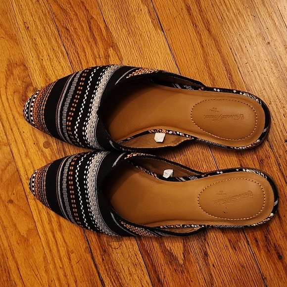 MULES By Universal Thread - Picture 2 of 5